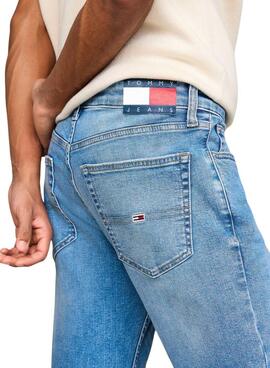 Jean slim Tommy Jeans Scanton bleu clair pour homme.