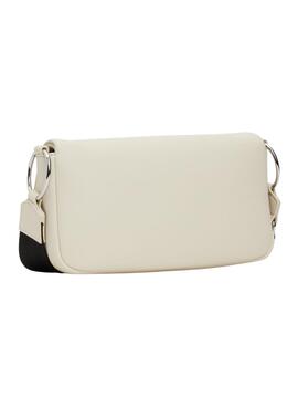 Sac Tommy Hilfiger Bold Elongated Frap beige pour femme.