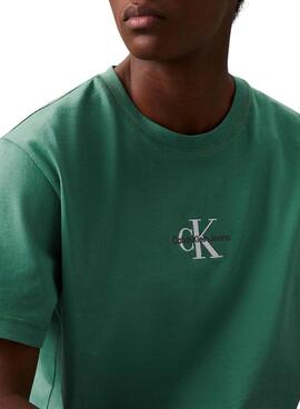 T-shirt Calvin Klein Jeans Monologue vert pour homme.