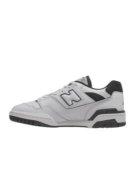 Chaussures New Balance 550 blanches et noires pour homme.