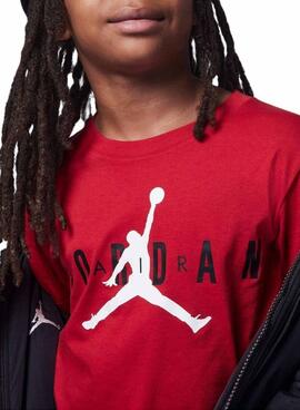 T-shirt Jordan Brand rouge pour garçon et fille.