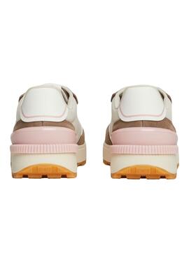 Sneakers Tommy Jeans Tech Runner Essential beige pour femme.