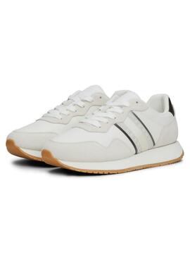 Des baskets Tommy Jeans Eva Runner blanches pour femme