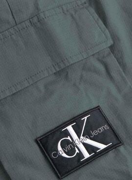 Pantalon cargo Calvin Klein Jeans lavé gris pour homme