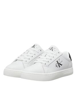 Sneakers Calvin Klein Jeans Chunky cupsole blanc et noir pour femme.