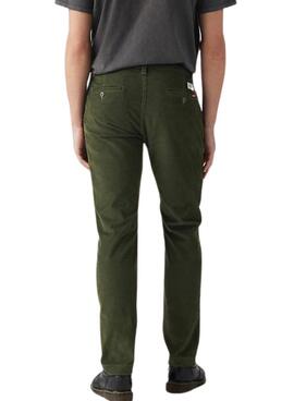 Pantalon Levis XX Chino Standard Taper en Velours Vert pour homme