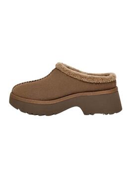 Sabots UGG New Heights Cozy Marron pour femmes