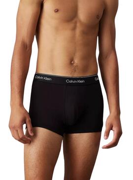 Pack de 3 boxers Calvin Klein negro con cintura negra para hombre.