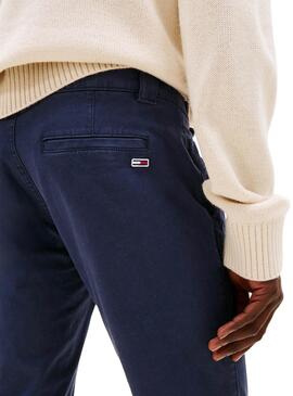 Pantalon Tommy Jeans Scanton bleu marine pour homme.