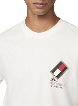 T-shirt Tommy Jeans Ancient blanche pour homme.