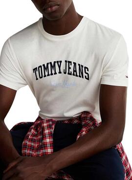 T-shirt Tommy Jeans Varsity Pop blanc pour homme