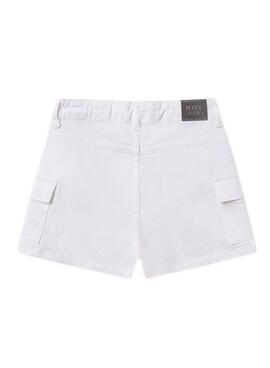 Short Mayoral cargo en gabardina blanca para niña