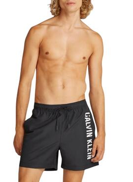 Maillot de bain Calvin Klein logo noir devant pour homme.