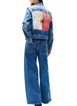 Veste en jean Tommy Jeans Trucker bleue pour femme.