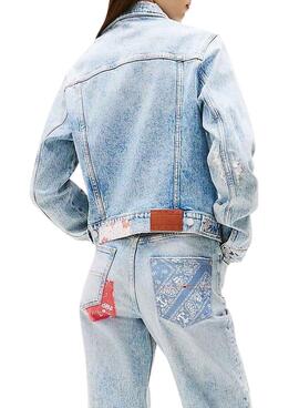 Veste en jean Tommy Jeans Classic Trucker bleue pour femme.