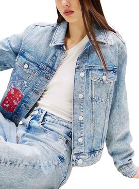 Veste en jean Tommy Jeans Classic Trucker bleue pour femme.