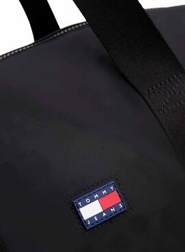 Sac à dos Tommy Jeans Urban Duffle noir pour femme et homme.