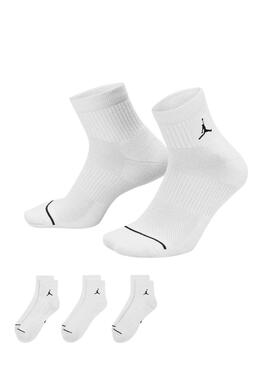 Pack de trois paires de chaussettes Jordan Everyday blanches pour homme.