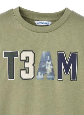T-shirt Mayoral avec lettres lenticulaires pour garçon vert.