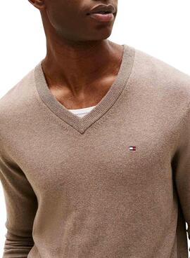 Maillot Tommy Hilfiger en cachemire beige pour homme.
