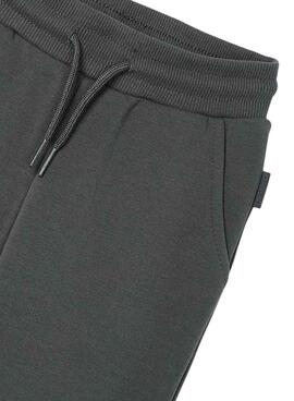 Pantalon Mayoral sportif basique gris pour garçon.