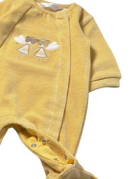 Pyjama jaune en velours Mayoral pour bébé.