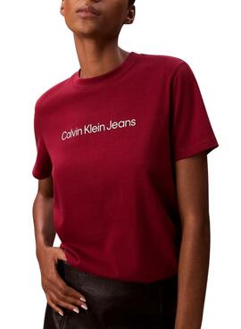 T-shirt Calvin Klein Jeans Institutional logo grenat pour femme