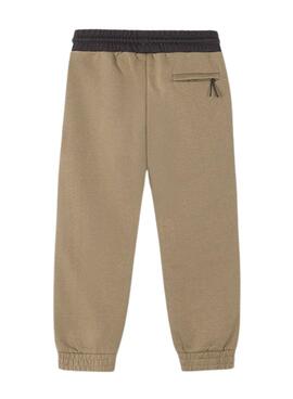 Pantalon de sport Mayoral active en couleur moutarde pour enfant.