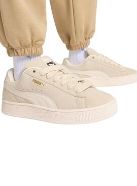 Sneakers Puma Suede XL beige pour femme.