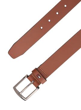 Ceinture en cuir Tommy Hilfiger Denton avec logo chameau pour homme.