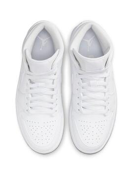 Chaussures AIR JORDAN 1 MID 136 Blanc.