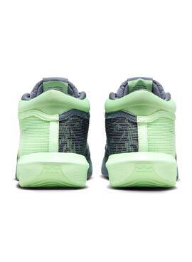 LeBron Witness 8 300