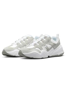 Chaussures Nike Tech Hera Blanches pour Homme.