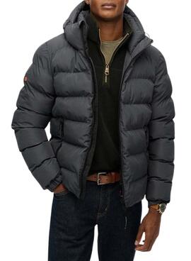 Veste matelassée à capuche Superdry Hooded Sports Puffer grise pour homme.