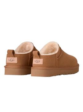 Bottes UGG Classic Micro chameau pour femmes.