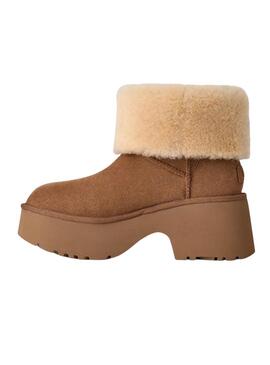 Bottes UGG Esmee chameau pour femme.