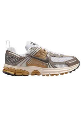 Chaussures Nike Modèle Vomero 5 pour garçon et fille.