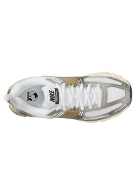 Chaussures Nike Modèle Vomero 5 pour garçon et fille.