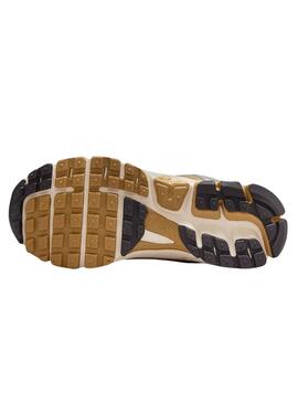 Chaussures Nike Modèle Vomero 5 pour garçon et fille.