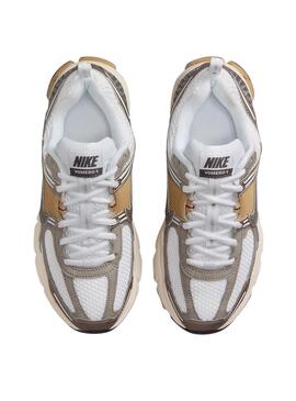 Chaussures Nike Modèle Vomero 5 pour garçon et fille.