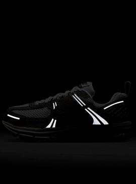 Chaussures Nike Modèle Vomero 5 pour garçon et fille.