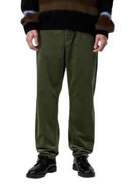Pantalon Carhartt Newel en cotelé verde para hombre.