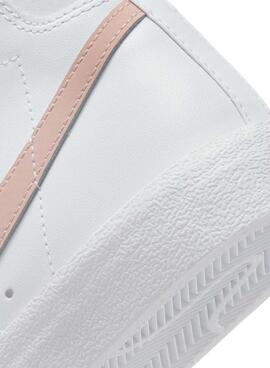 Chaussures Nike Blazer Mid 77 blanches et roses pour femmes