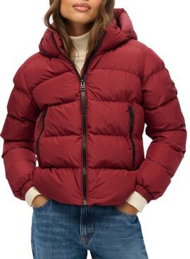 Veste Superdry à capuche et matelassée, couleur grenat, pour femme.
