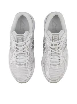 Chaussures New Balance U740 blanches pour femmes