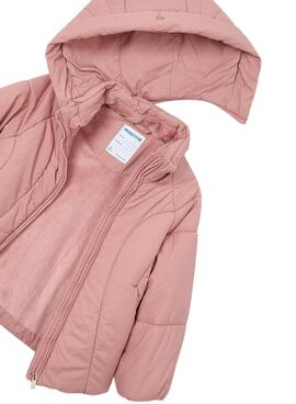 Manteau matelassé Mayoral rose pour fille.