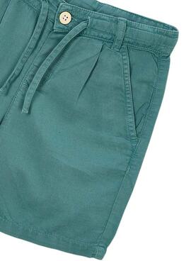 Bermuda Mayoral en lino verde de corte holgado para niño.