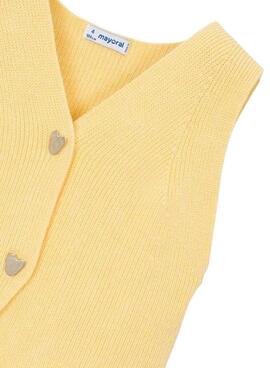 Gilet jaune tricoté Mayoral pour fille.