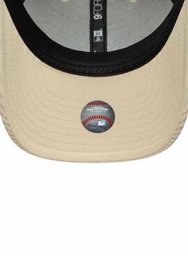 Casquette New Era Cord New York Yankees 9FORTY beige pour femme.