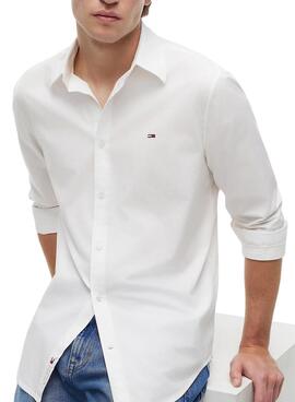 Chemise Tommy Jeans en popeline blanc, coupe régulière, pour homme.